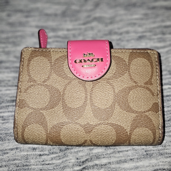 SOLD - Picture 3 of 4